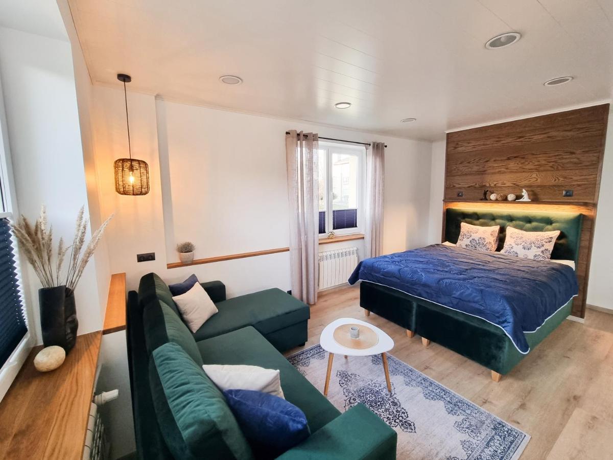 Kristella Kesklinna Apartment ハープサル エクステリア 写真
